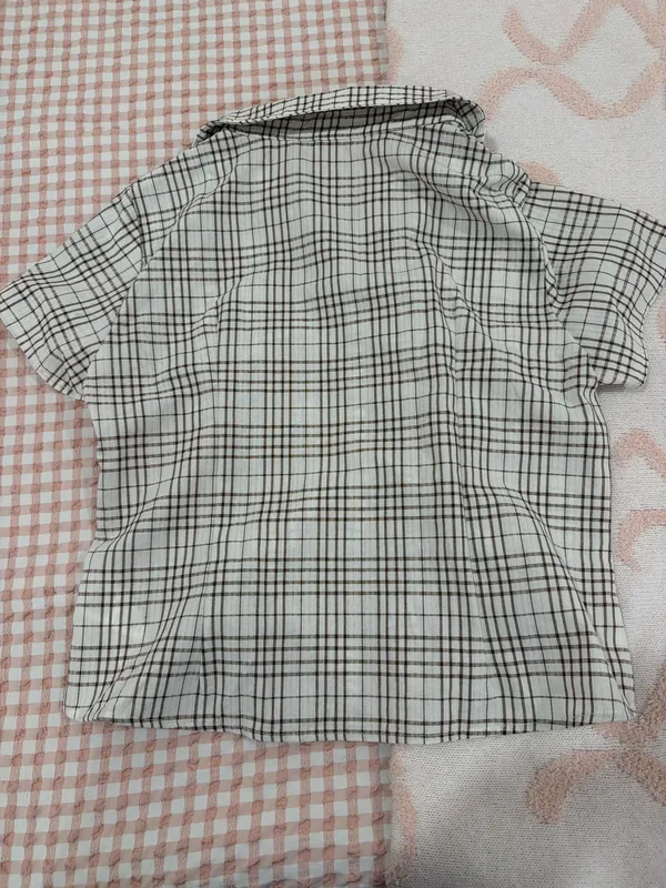 super cute white and brown fitted flannel top - Image 2