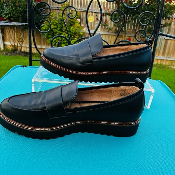 Kelly & Katie Black Flats Sleek Slip-On Loafers - Image 3