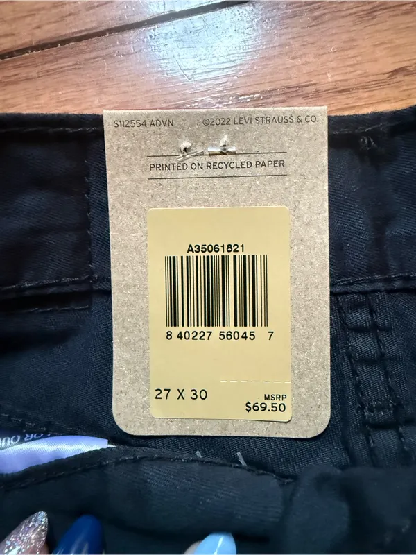 Levi's High Waisted Black Mom Jeans Size 27x30 (4) Tapered Leg Vintage Style - Image 6