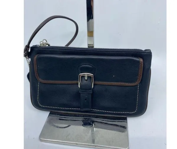 Coach Women's Black Wristelet - Image 2
