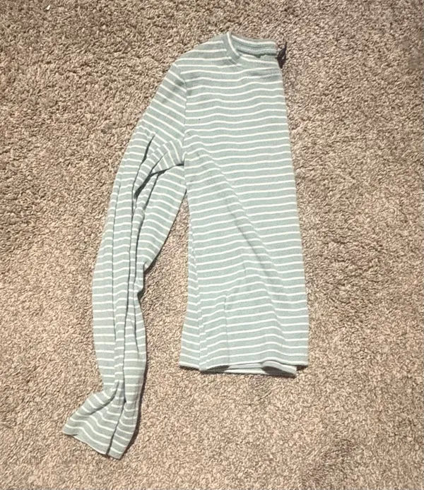 Green with white stripes long sleeve cotton top - Image 2