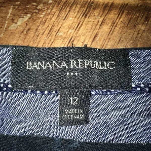 Banana Republic factory flat front size 12 chino shorts - Image 2