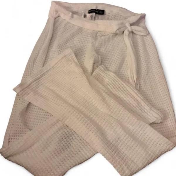 Pretty Little Thing White Cover Up Pants - Image 4