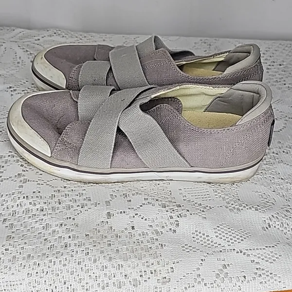 Keen Elsa III Gore canvas gray elastic slip on walking comfy shoes sz 8 - Image 4