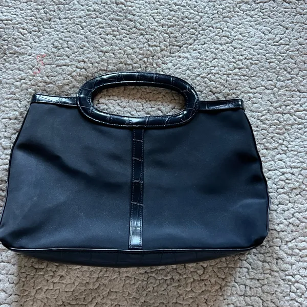 Elegant Black Handbag - Image 2