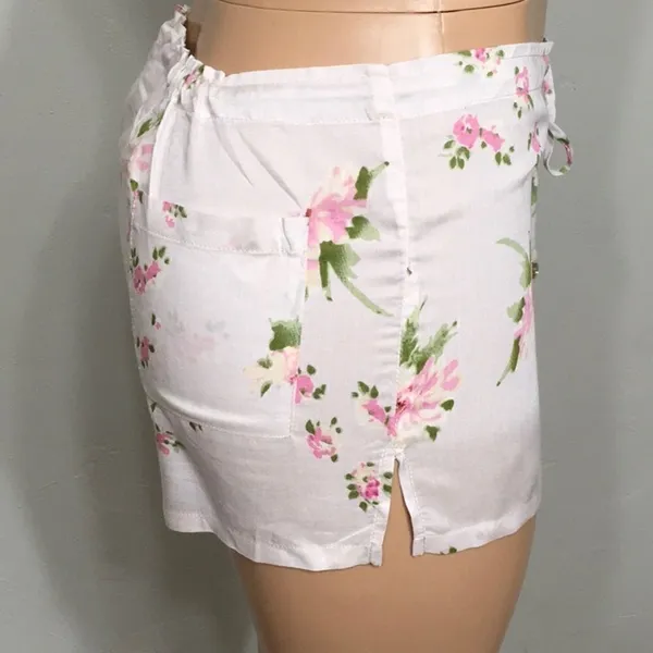 WILDFOX Pink Petals coverup/sleep shorts. NWOT - Image 5