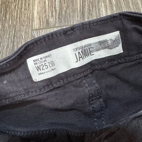 Topshop Petite Jamie Moto jeans in black - Image 3