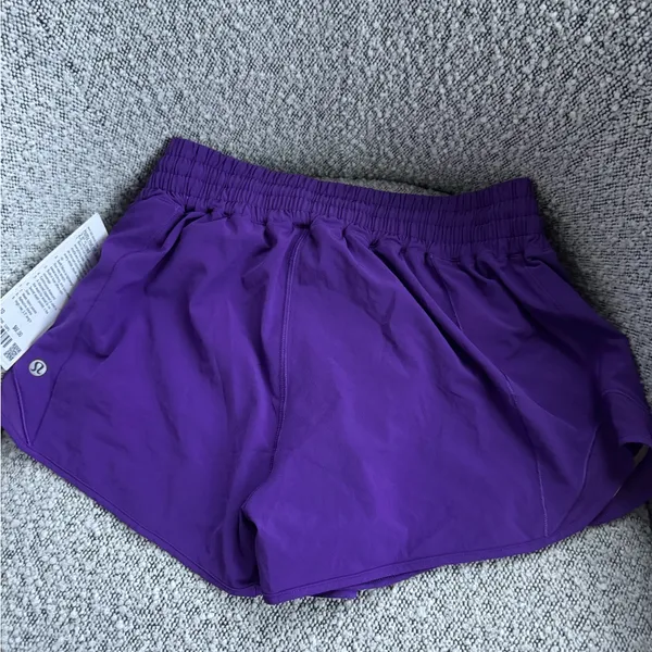 NWT LULULEMON - Hotty Hot HR Lined Short 2.5" - $68 - Size 10 - Image 3