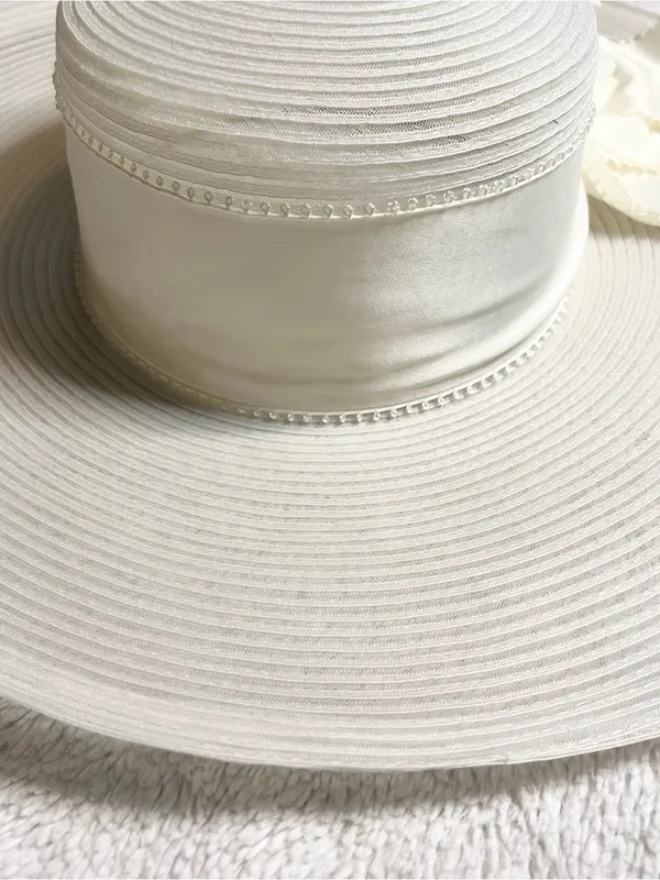 American Vintage Vintage Ivory White Wide Brim Floral Fascinator Derby Hat Wedding Church Bride - Image 11