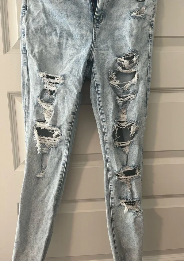 American Eagle Jeans  - Image 2