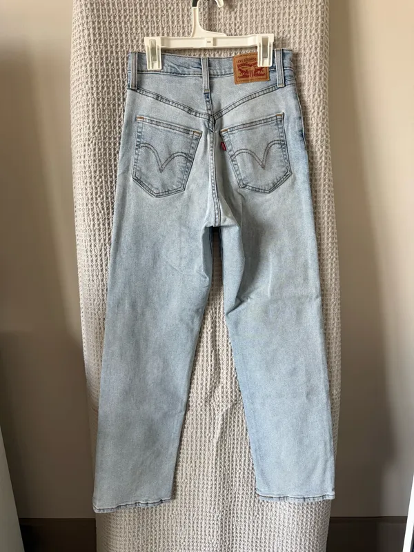 Levi's Ribcage Straight High Rise Jeans - Image 5