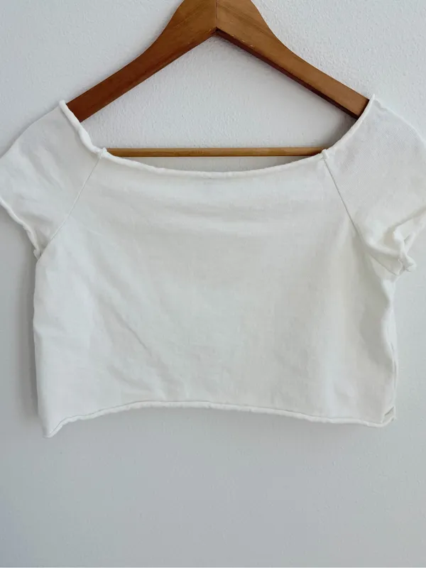 Brandy Melville White Off the houlder Crop Top 100% Cotton - Image 6
