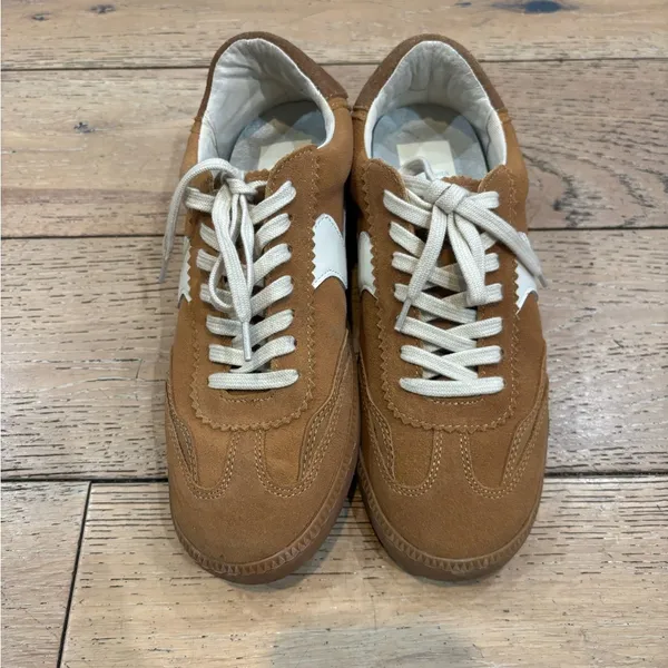 Dolce Vita Suede Sneakers Tan Size 7.5 - Image 4