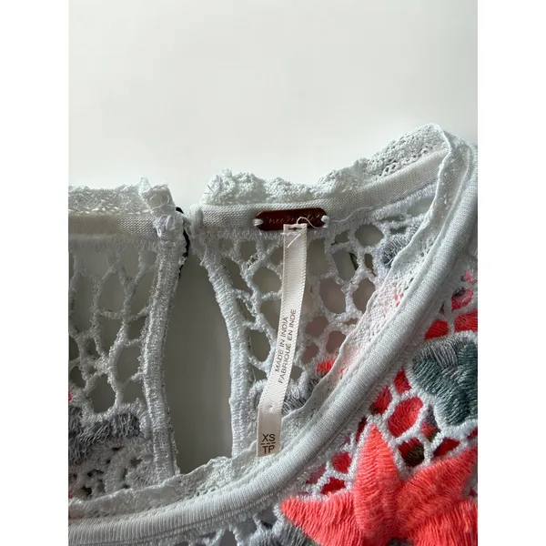 Free People Embroidered Crochet Lace Floral Tank Top Ivory Coral XS Boho Festiv. - Image 3