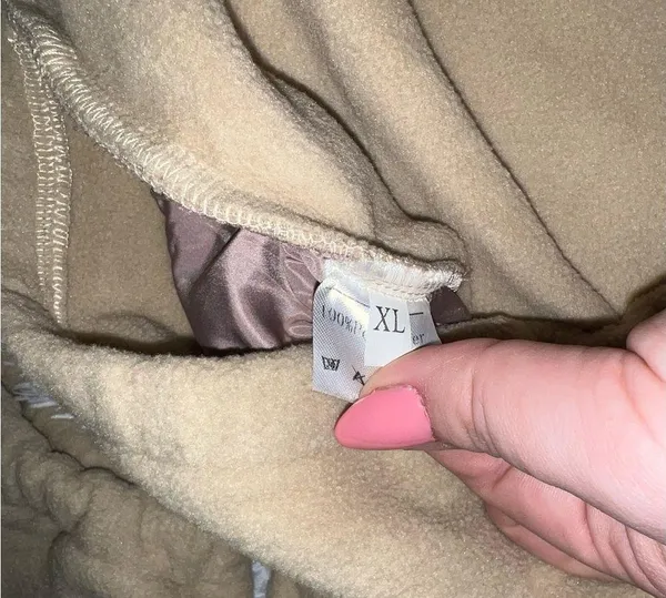 Amazon Hit the Slopes inspired Fleece Sweatshirt Jacket size XL - Image 3