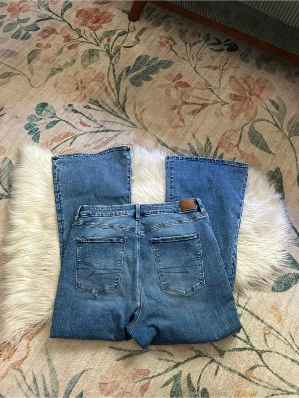 AMERICAN EAGLE Curvy Super High Rise Flare Jean - Image 7