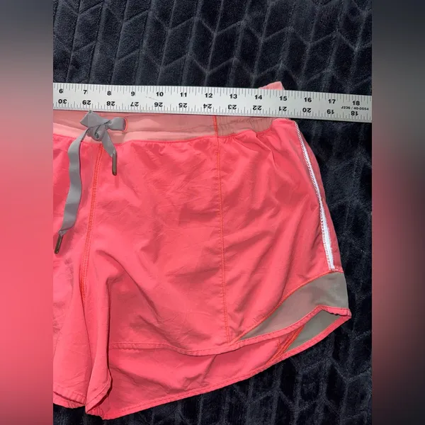 LULULEMON Hotty Hot Runnig Shorts Mesh Trim Vibrant Pastel Pink/Orange‎ Size 10 - Image 6