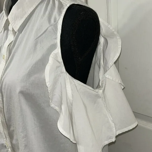 Abercrombie & Fitch Cut Out Shoulder White Button Down Cotton Top(Size Medium) - Image 4