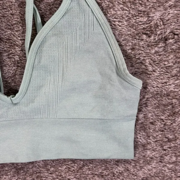 Lululemon Seamlessly Plunge Bra Sz 4/6 - Image 3