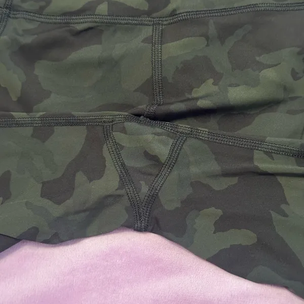 Lululemon camo leggings size 4 - Image 4