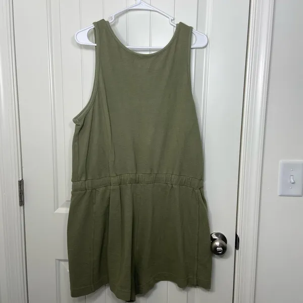 NWOT‎ Free Assembly women's comfy fit olive green drawstring waist romper large - Image 6