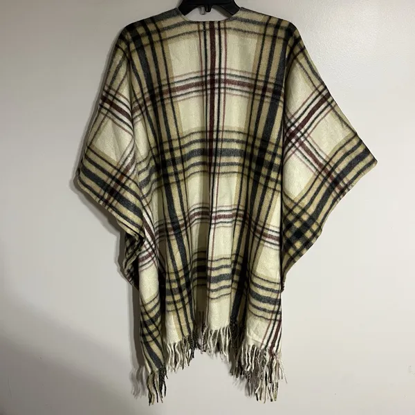 Woolrich Woman's Blanket Wrap Shawl Poncho One Size Multicolored Plaid‎ Fringe - Image 6