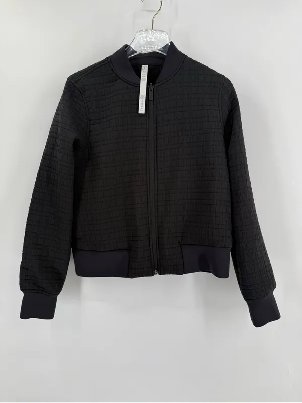 Lululemon reversible black Serene Travels Bomber size 8 - Image 7