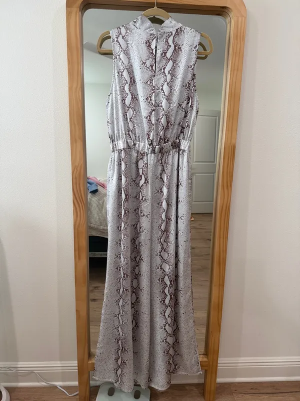 TCEC Satin-like Snakeskin Cowl Neck Jumpsuit Size Large - Image 3