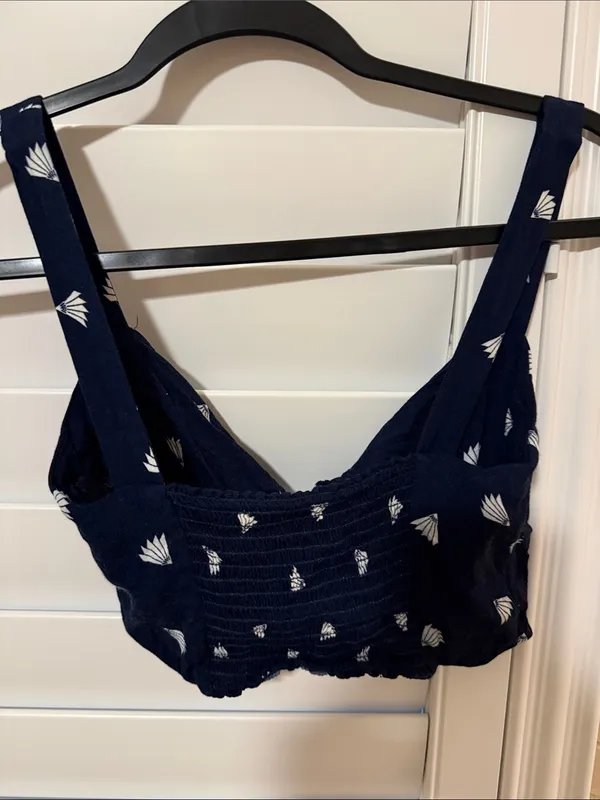 Reformation Navy Tie-Front Crop Top with White Fan Motif - Image 2