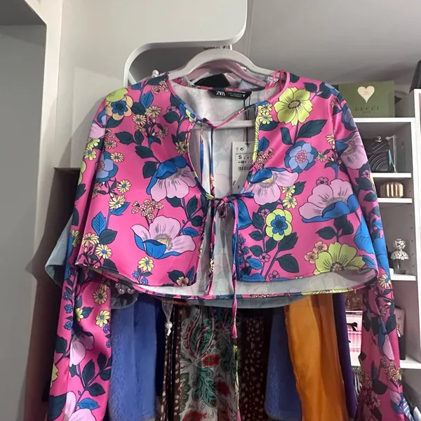 Zara Neon Floral Satin Effect Printed Cropped Top NWT SMALL - Image 3