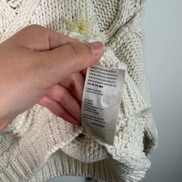 Free People Ivory Cable Knit Fisherman Floral Embroidered Cropped Sweater XL - Image 5