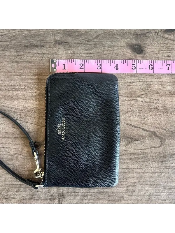 Coach 6x4 Black Leather Wristlet #1229 - Image 8