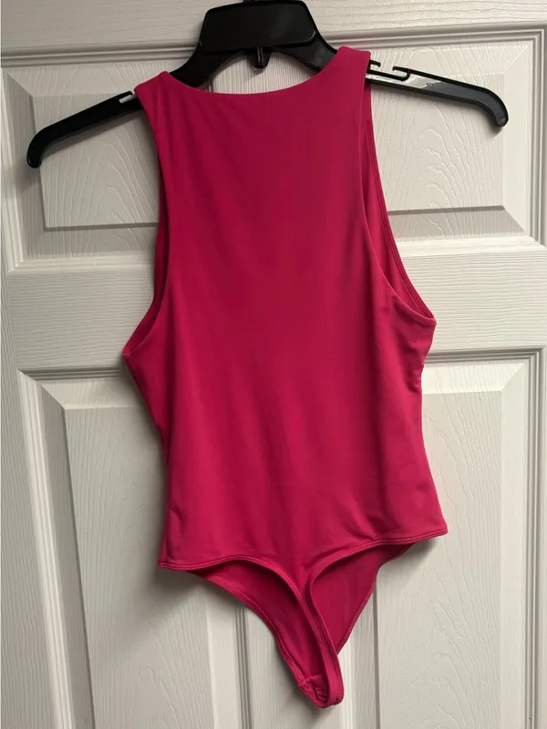 Babaton Aritzia Contour Bodysuit Hot Pink Size Small - Image 5