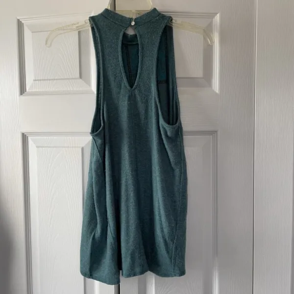 Hollister Embellished Green Tank Top - Image 3