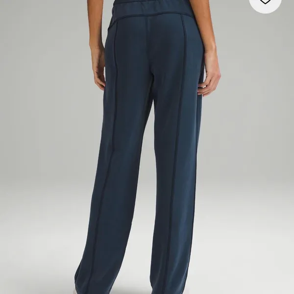 Lululemon Softstreme High-Rise Pant in black sz 4 - Image 3