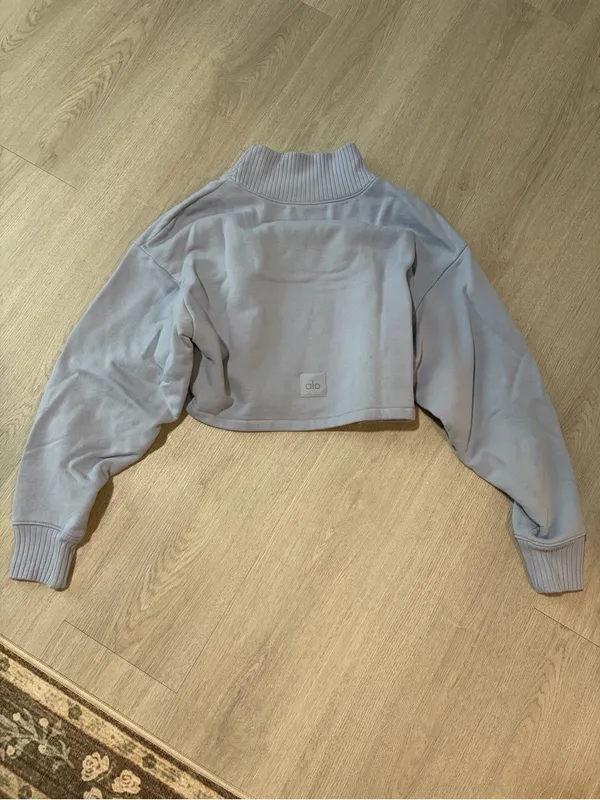 Alo Cropped Crewneck - Image 3