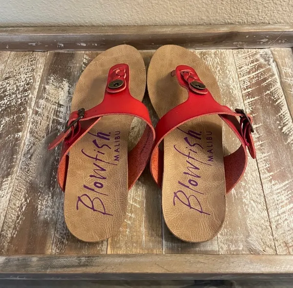 Blowfish Malibu Greco Red Dye Cut Leather Thong Style Slip-on Sandal Size 6.5 - Image 8
