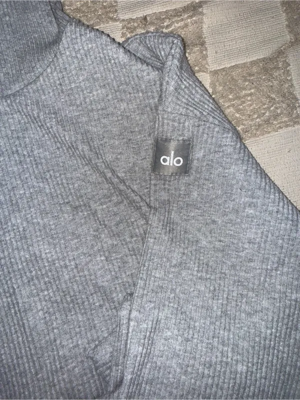 Alo Yoga Muse hoodie size M‎ - Image 3