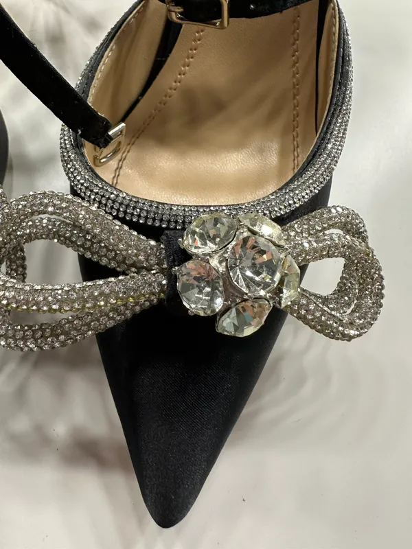 Bow Heels Black Size 6 - Image 2