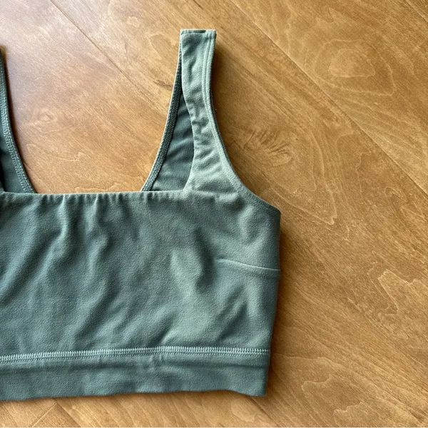 Abercrombie & Fitch Square Neck Lightly Lined Sports Bra, Green, Size Small - Image 3