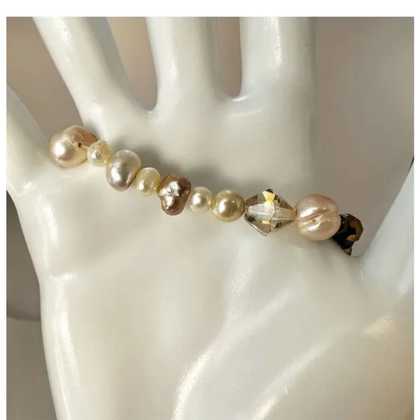 Pearl beaded stretchy bracelet - Image 4