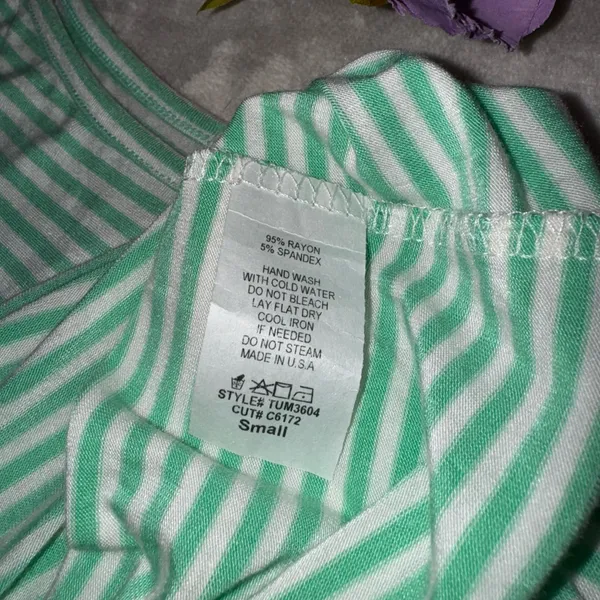 Boutique Green and White Off-the-Shoulder Top - Image 12