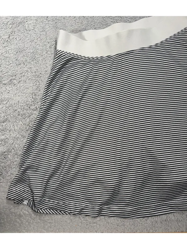 Nike Women's Black & White Striped Skort small - Image 2