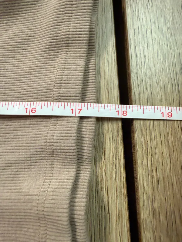 Lululemon LA Turtleneck Long Sleeve in Soft Sand Women’s Size 4 Athletic Top - Image 10