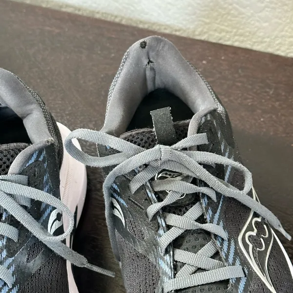 Saucony woman’s Axon 2 9.5 - Image 5