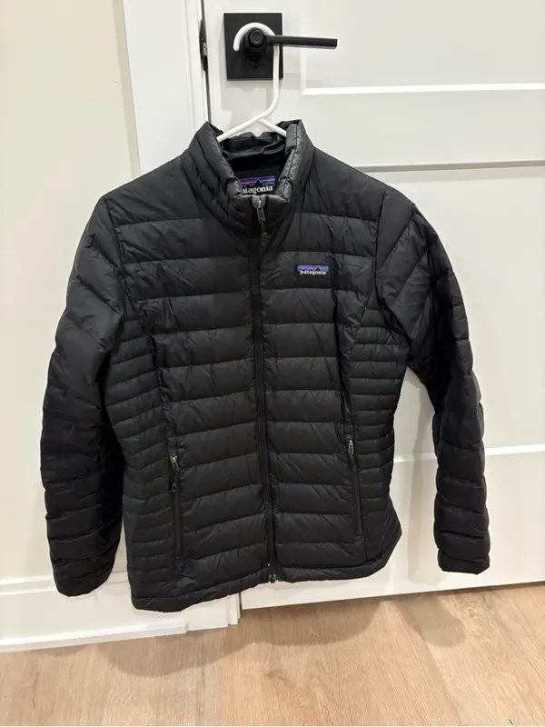Patagonia Women's Black Down Jacket Size Small - Image 2