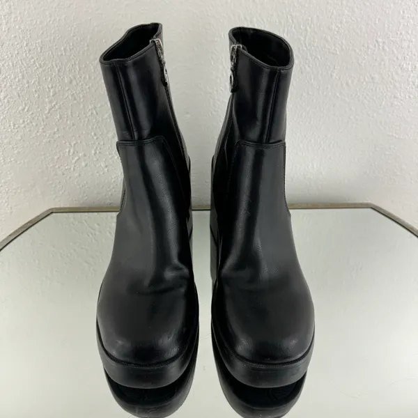Dirty Laundry Black Faux Leather Edgy Grunge Groovy Chunky Platform Ankle Boots - Image 6
