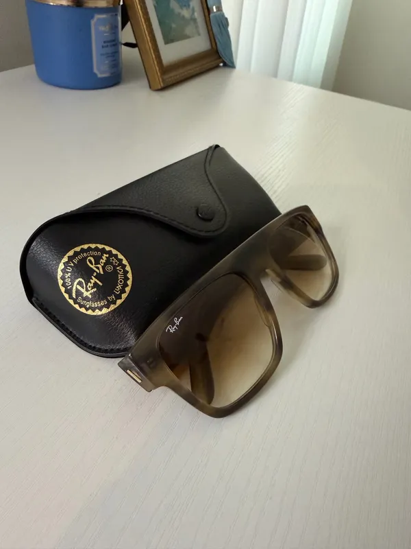 Ray-Ban Sunglasses - Image 2