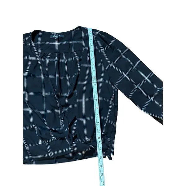 Madewell‎ Wrap Top in Windowpane sz Small black white - Image 11