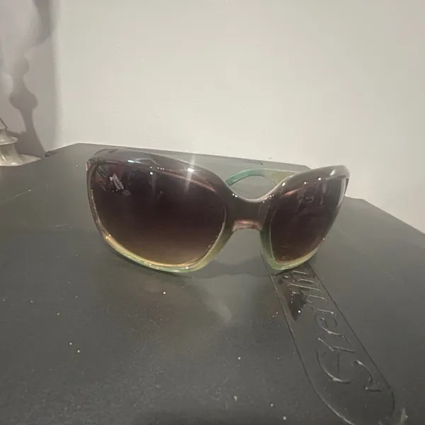 Stylish Green and Brown Gradient Sunglasses - Image 10